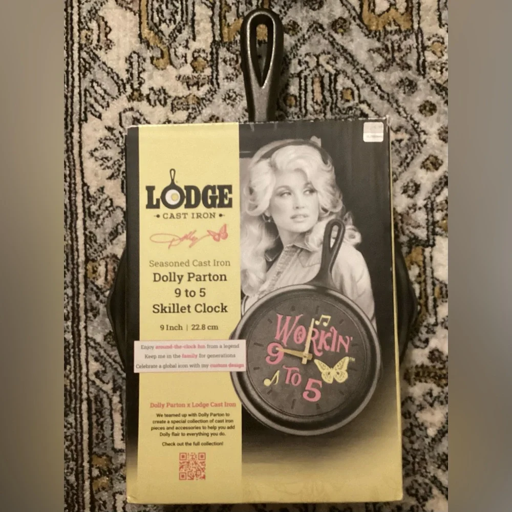 Lodge Cast Iron Skillet Wall Clock